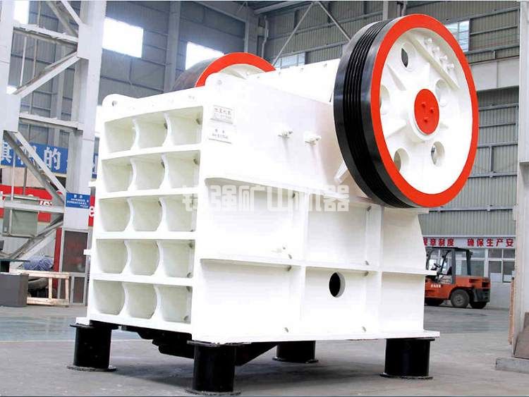 顎式破碎機(jī)(圖4) 顎式破碎機(jī)(圖4)