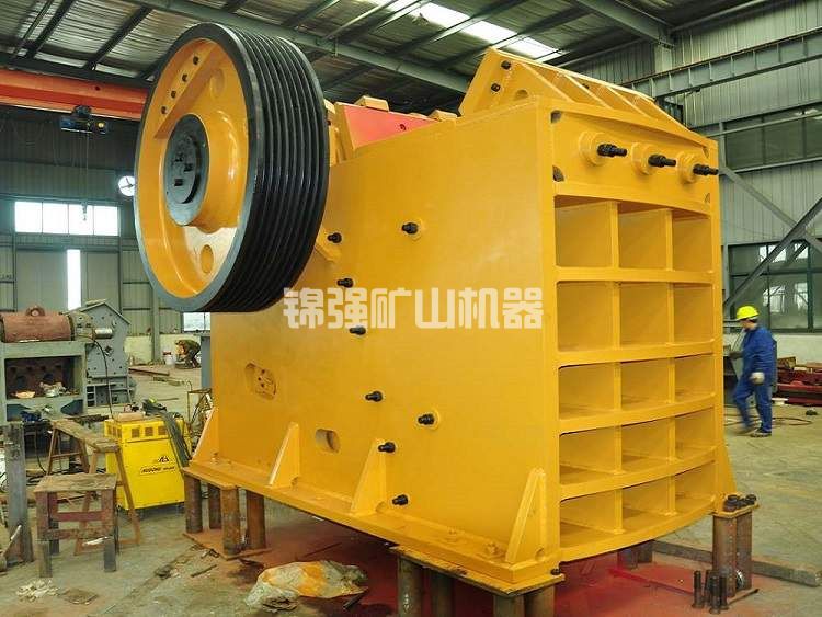 硅灰石沖擊式破碎機(jī)(圖1) 硅灰石沖擊式破碎機(jī)(圖1)